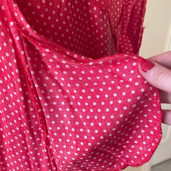 Cute cute wrap dress with pockets! NWOT - Picture 6 of 7